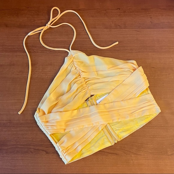 💛harlie halter top in yellow💛 - Picture 6 of 10